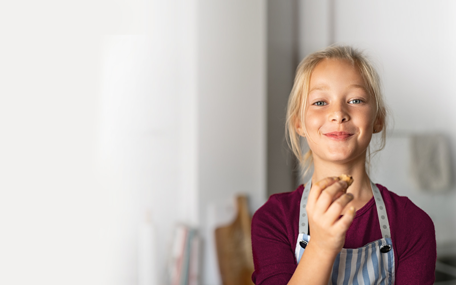 widescreen-baking-girl